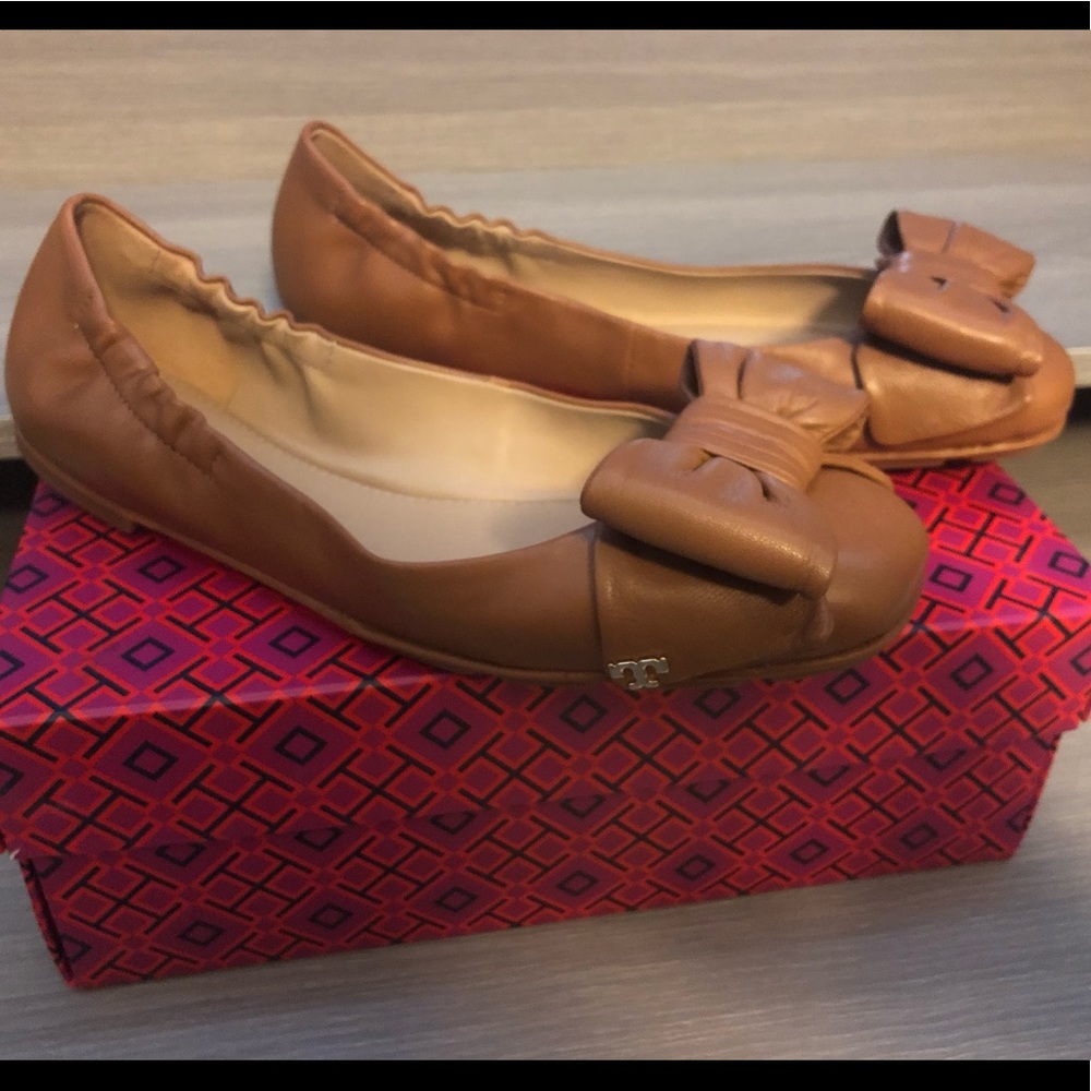 Tory Burch Devine Bow Driver Flat Size 7.5